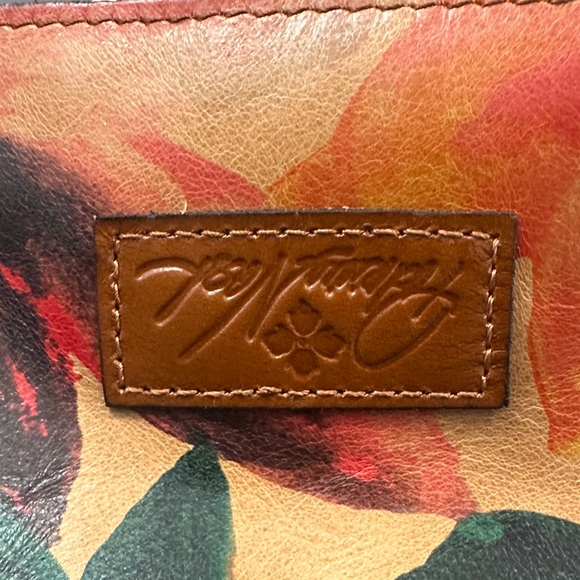 Patricia Nash Floral clutch, magnetic fold, zipper closure - Red and Black - Picture 2 of 5